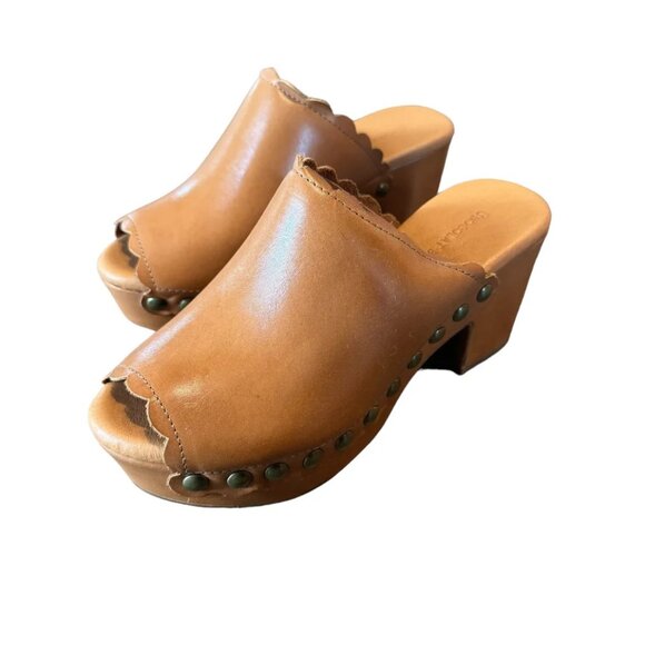 NEW CHOCOLAT BLU Leather Gold Heeled Mules in tan for women 825 6m3 - Picture 9 of 9